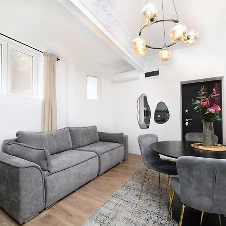 Apartment Center *