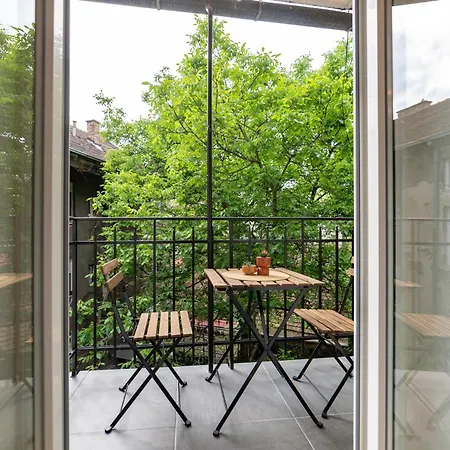 Center Parking Apartment *