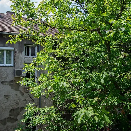 Apartment Center *