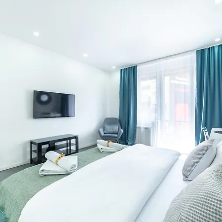 Center Parking Apartment Belgrad