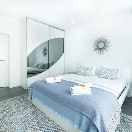 Center Parking Apartment Belgrad