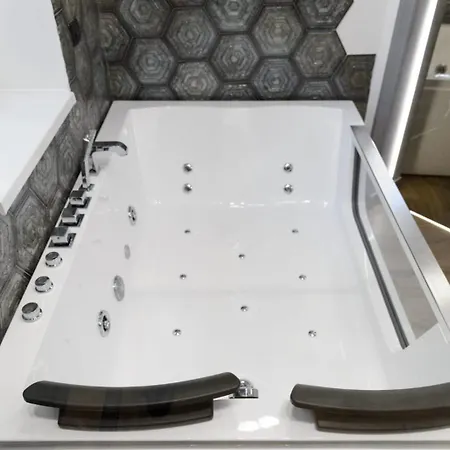 Apartment Center Parking