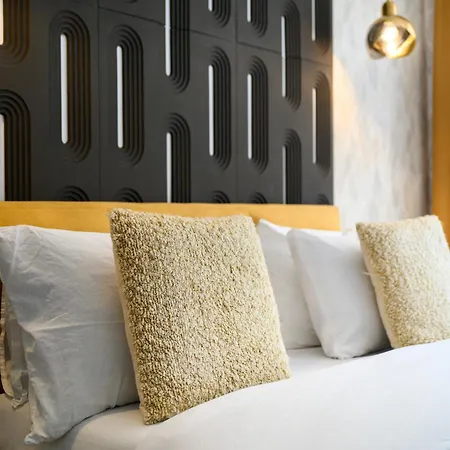 Center Apartment *