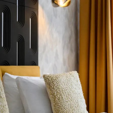 Apartment Center *