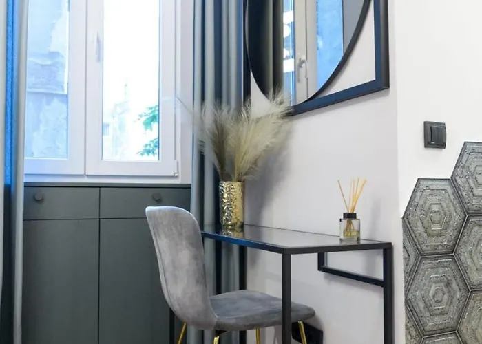 Center Parking 12e - 7 Min By Walk Terazije Belgrade