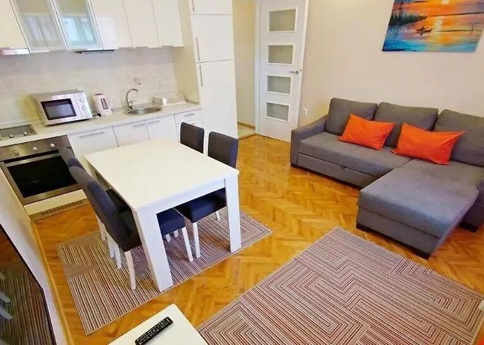 Center Parking 12e - 7 Min By Walk Terazije *